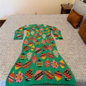 QUEEN OF SPARKLES Green Maxi Dress with Colorful Ornament Pattern, EUC